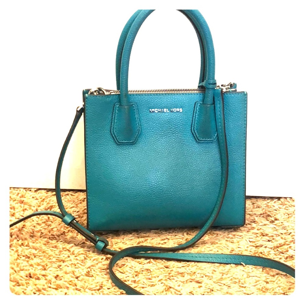 Gorgeous Teal Michael Kors hand/shoulder bag